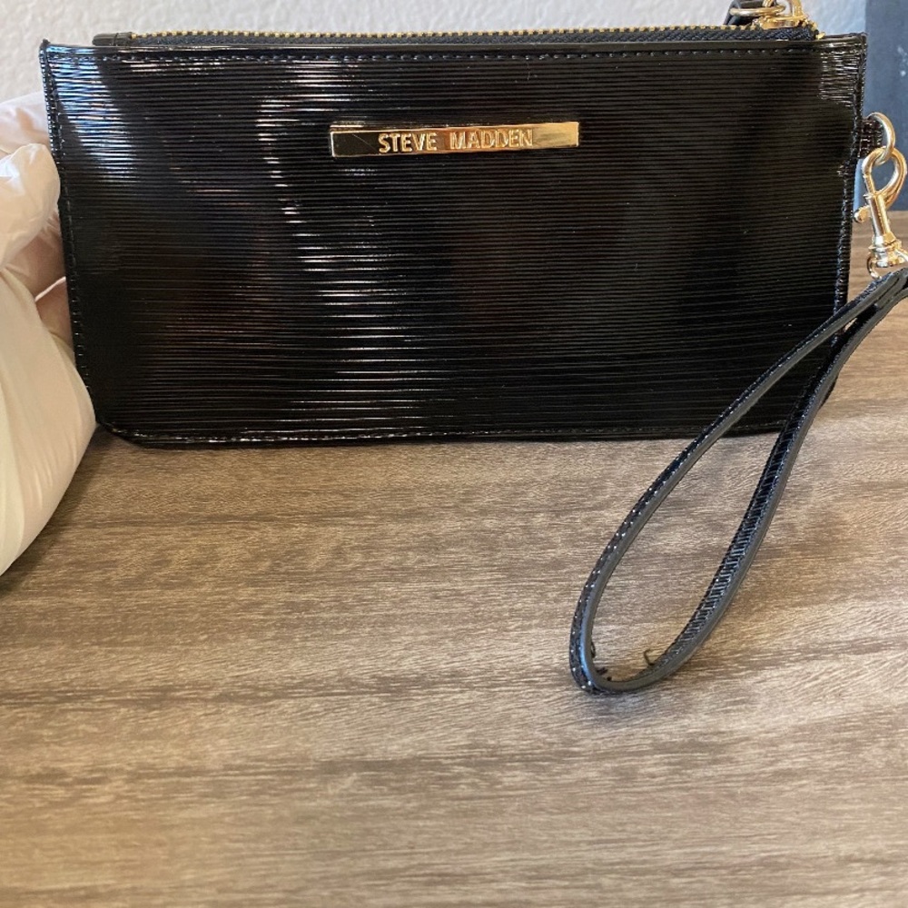 Black wristlet/clutch -Steve Madden